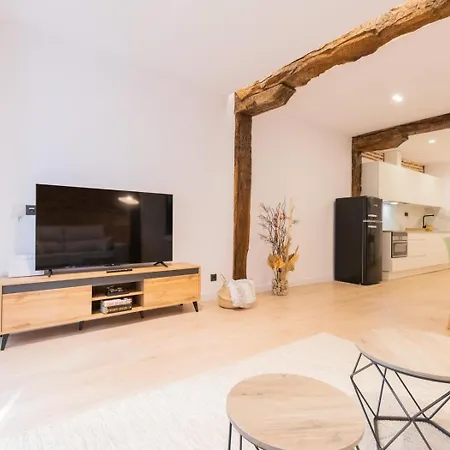 Apartment Artekale Old Town By Next Stop *